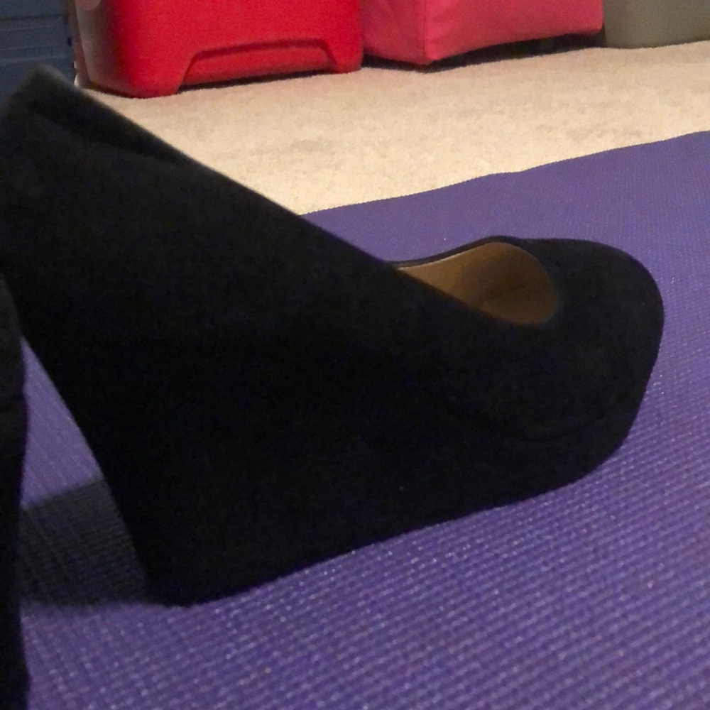 Velvet wedges